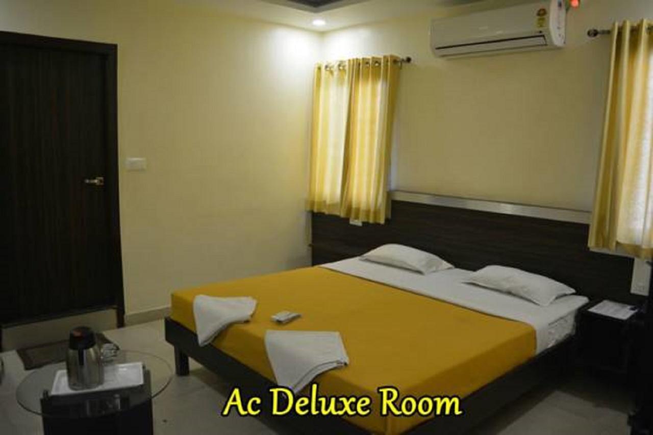 Hotel Green Tree Rāipur Zewnętrze zdjęcie
