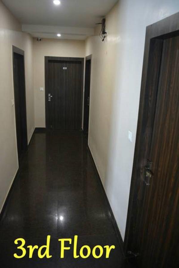 Hotel Green Tree Rāipur Zewnętrze zdjęcie